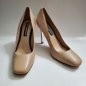 NWOB Karl Lagerfeld Maki Pump